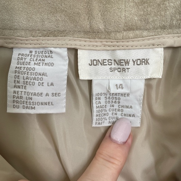 Jones New York Taupe 100% Suede Trousers w/Classic Five Pocket Styling Size 14 - Picture 11 of 11